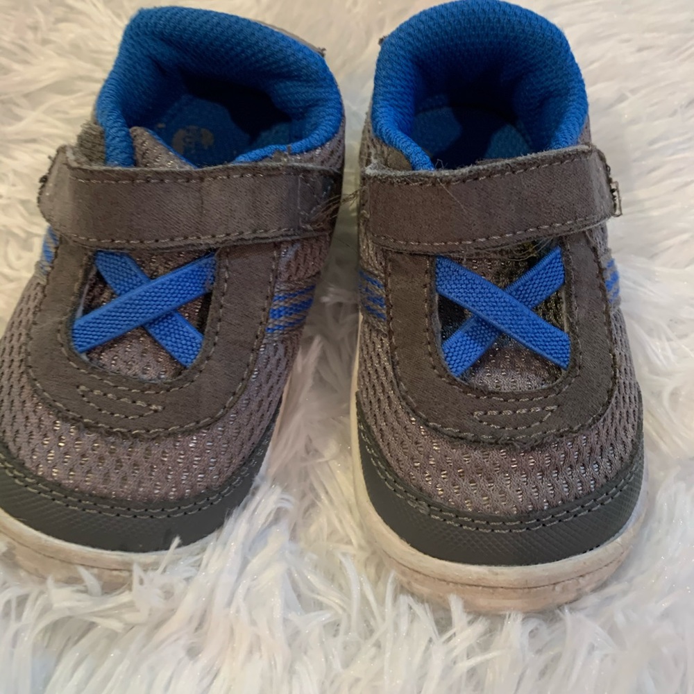 Baby Stride Rite size 4 Sneaker